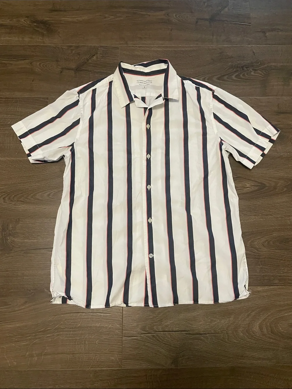 Banana Republic White Short-Sleeve Button up Shirt w/ Navy & Pink Stripes Medium